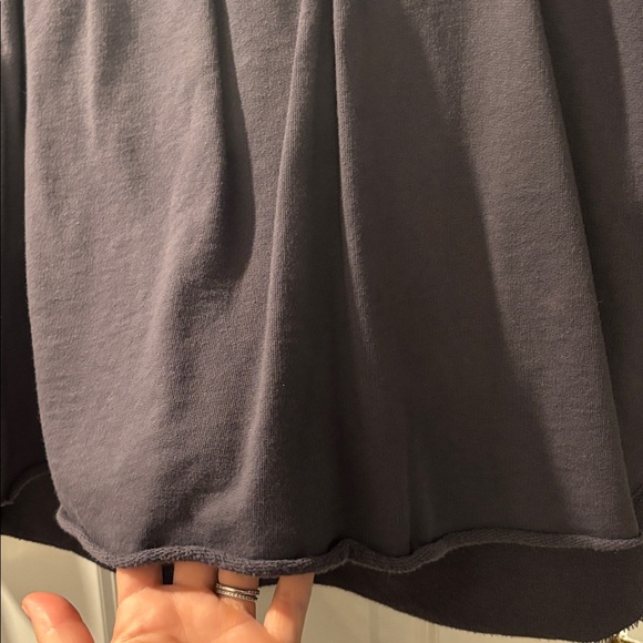Anthropologie ruffle bottom gray sweatshirt top - Picture 3 of 4
